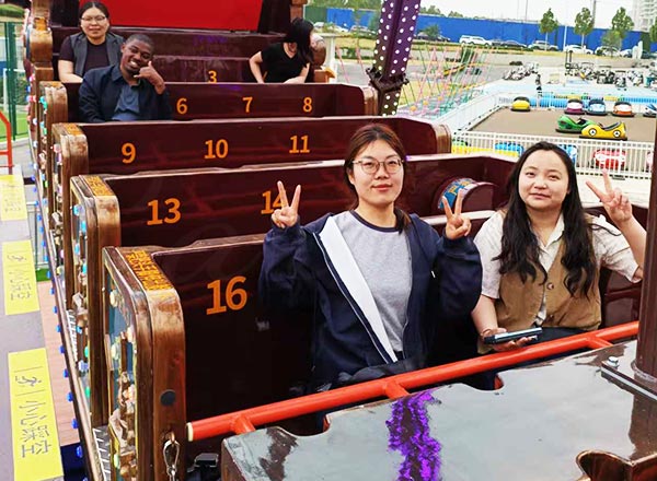 40 seats big pirate ship ride in outdoor park