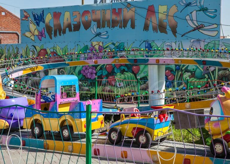 Mini Shuttle Ride For Kids With Comfortable Seats