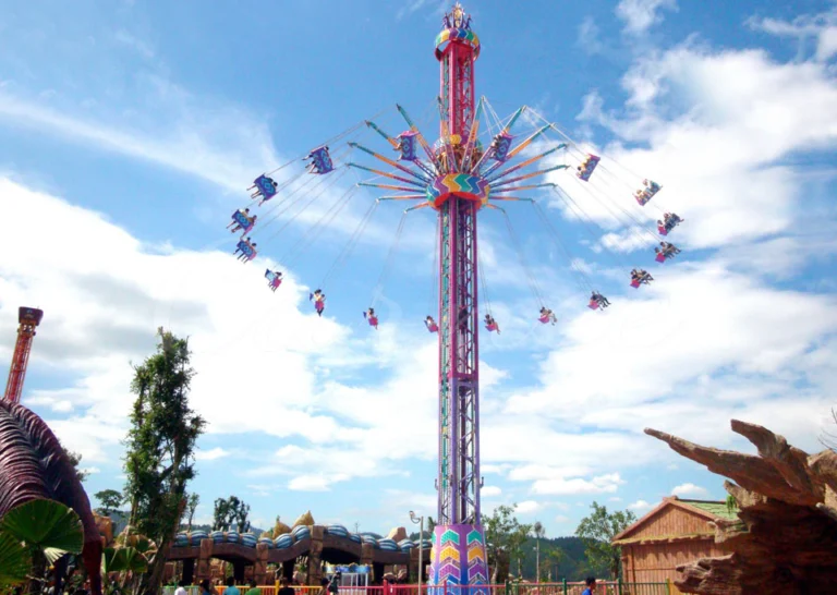 Theme Park Thrill Ride Sky Flyer Ride