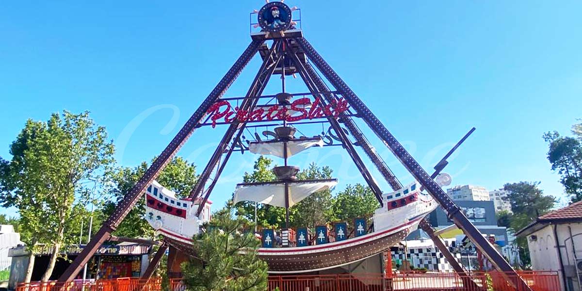 Amusement Park Rides-Pirate ship boat ride