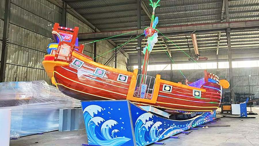 Crazy Flying Boat Spaceship Ride