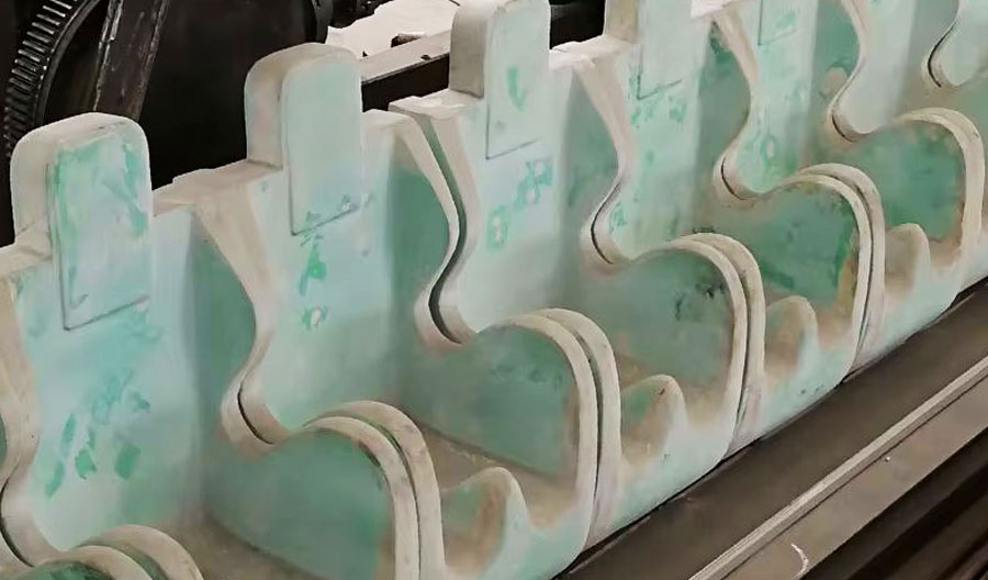 Miami Ride 18 seats fiberglass seat mold in factory, showcasing high-quality materials and precision manufacturing process.