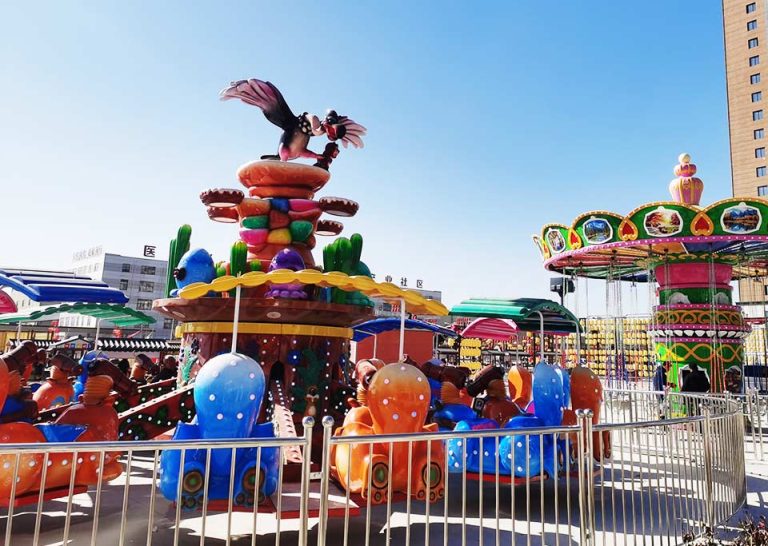 Rescate de una ardilla voladora en un parque de atracciones