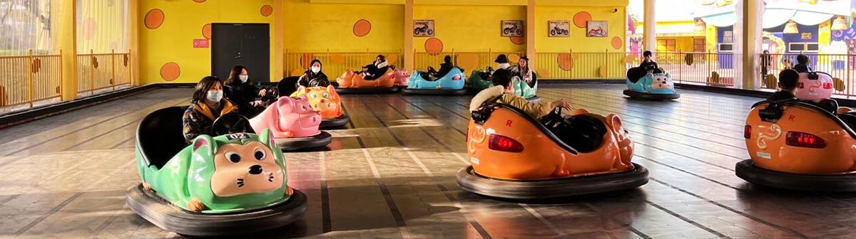 how does a bumper car work