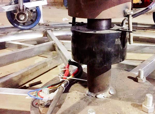 Central motor and mechanical part of kiddie carousel ride