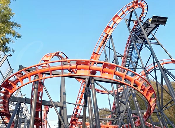 produsen roller coaster terbaik