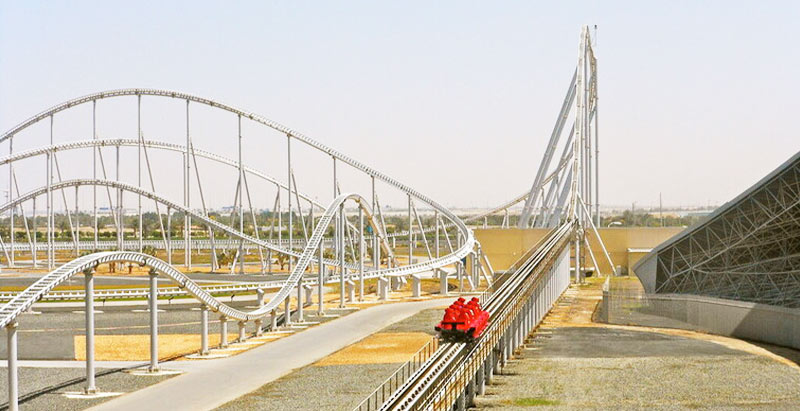 Roller coaster Formula Rossa di Ferrari World, Abu Dhabi, mencapai kecepatan 149 mph, roller coaster tercepat di dunia.