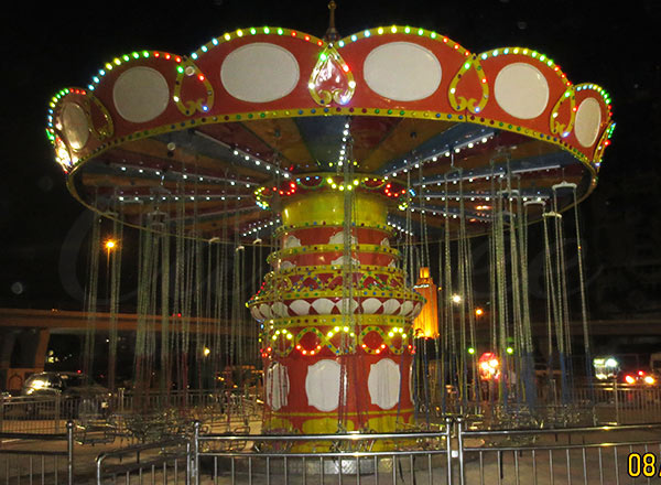 36-seater Flying Chair ride in Libya in full motion, providing an exciting amusement park experience