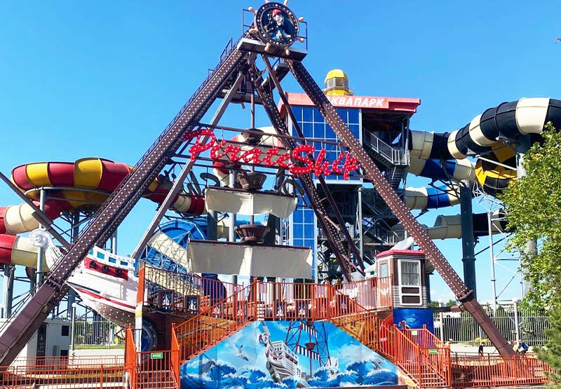 Custom 40-Seat Pirate Ship Ride Installation for Russian Park