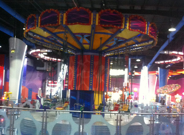 Swing Flying Chair Ride Indoor Amusement Park in Dubai