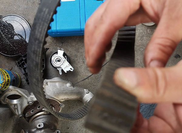 maintenance of carousel ride parts