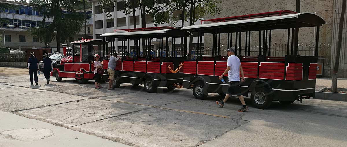 Operar um trem elétrico sem trilhos com suavidade
