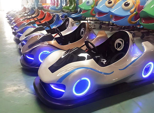 Battery bumper cars for family entertainment with low speed and simple operation