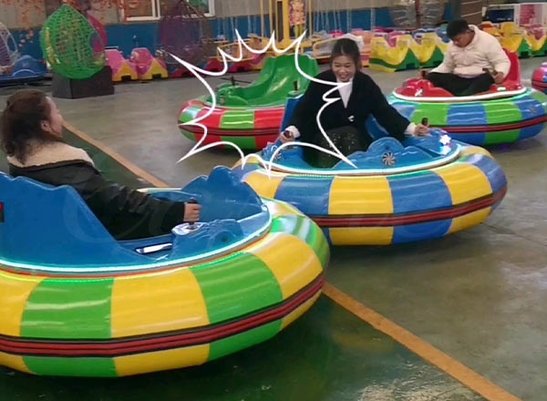 Inflatable bumper cars with soft inflatable ring designed for younger children