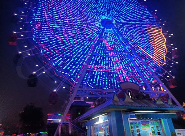 30-120 م عرض ضوئي LED خارجي في الهواء الطلق لركوب عجلة فيريس مذهل في مدينة الملاهي